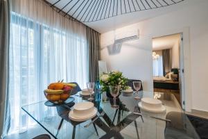 High-End Apartments & Penthouse with Terrace