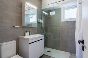 Mackenzie Beach Apartment