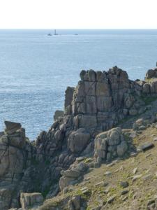 Chyenhal Garden Cottage near Mousehole and the sea
