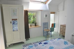 Chyenhal Garden Cottage near Mousehole and the sea