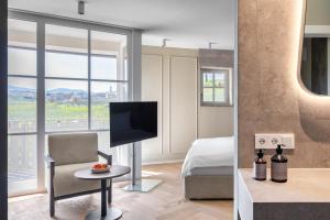 Lingers Suites & Residence