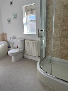 Lyndale House - Exclusive use, self catering, fpventures Stroud