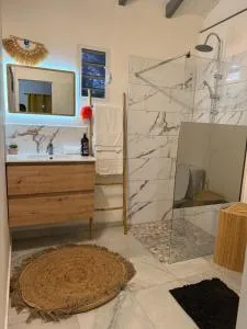 Eden Hibiscus - Petit-Canal