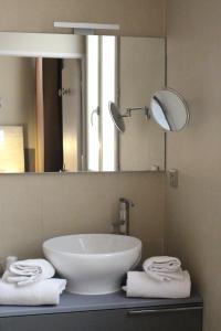 Hotels Hotel De Paris : photos des chambres