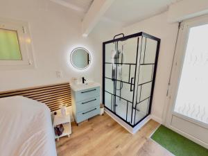 Villas Maison des Chenes 64 - Entire house with Heated Pool & Spa : photos des chambres