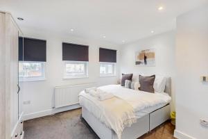 Modern 3BR APT,25 Min to AELTC Tennis Championship