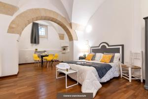 Yellow - Lecce Selection