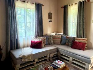 Tulia Riverside Escape- Cozy 1BR Nature Cottage AC and Valley Views