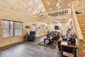 Welcome to "4 Da Bears" – Your Luxurious Smoky Mountain Escape!