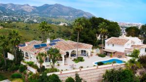 Luxury villa overlooking Fuengirola - Ref 86