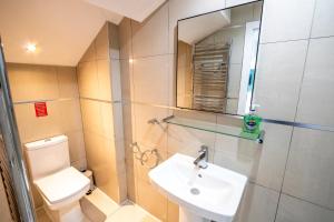 Spacious 5 bed En-Suite Flat