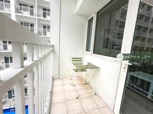 Shore Residences 2 Bedroom with Balcony Near NAIA Airport MOA