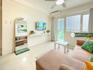 Shore Residences 2 Bedroom with Balcony Near NAIA Airport MOA