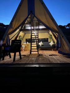 Daffodil Safari Tent