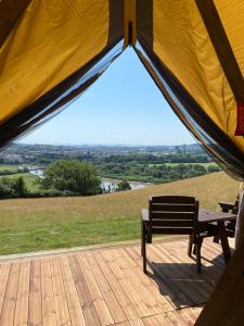 Daffodil Safari Tent