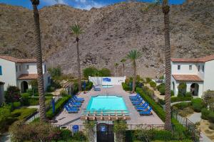 LV030 Private Upstairs Studio w Mountain Views