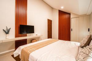 Renjana Villa-2BR Modern Tropical Villa in Seminyak with Private Pool & Rice Field View