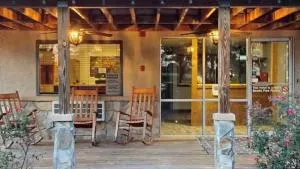 Fairbridge Inn express - 列治文山