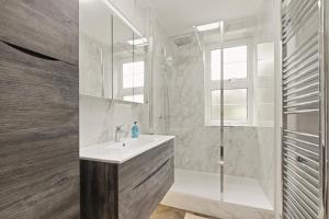 Tower Bridge St Katherines Docks 2 Bedroom Appartment