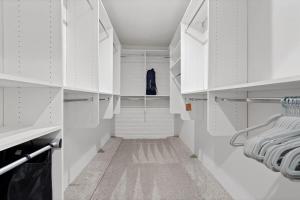 Family Friendly Modern Foothills Pool Sleeps12