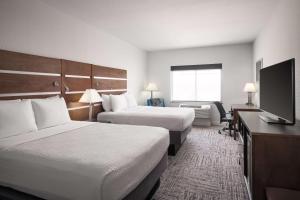 Queen Room with Two Queen Beds room in Best Western Plus College Station Inn & Suites