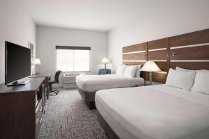 Queen Room with Two Queen Beds room in Best Western Plus College Station Inn & Suites