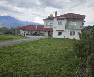 Paikos Townhouse, Hot Springs