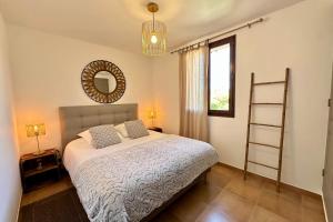 Les Lauriers Blancs air-conditioned villa with swimming pool