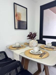 Vista Mar 2 Suítes Piscina e Sauna