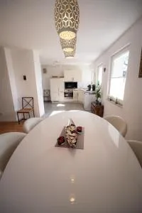 Wohlfühloase - Moderne Ferienwohnung mit großem eingezäuntem Garten in Alleinlage an Feld & Wald, Natur pur trifft auf Komfort, Wellness und gute Erholung - Rheurdt