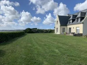 5 Bed-Sleeps 9-Sea View-Beach-Free Parking - Gourinet