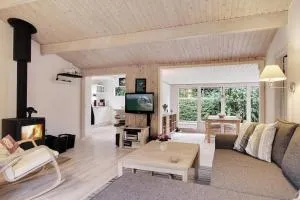 Oroe island - Lovely house with private garden 3 min from the water - Holbaek