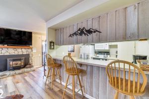 Walk to Shops and Eats Mammoth Lakes Condo with Pool