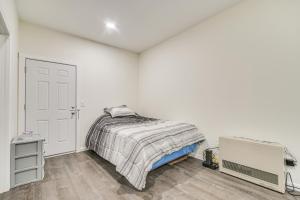 Walkable, Low-Key Waterville Studio with Parking!