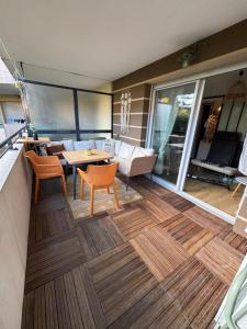 Lappart idéal famille, terrasse, piscine, plage