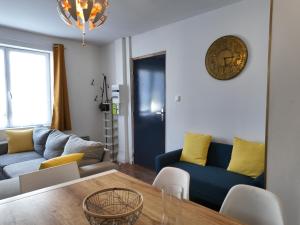 Grand appartement de ville avec 2 places de parking privées intérieur