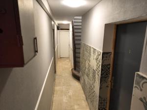 Grand appartement de ville avec 2 places de parking privées intérieur