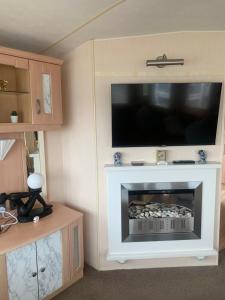 Caravan by the Sea R30