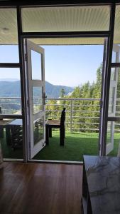 Small Victories Mountain Stay