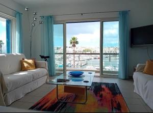 Marina Apartment with Pool Access