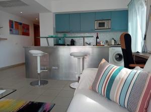 Marina Apartment with Pool Access