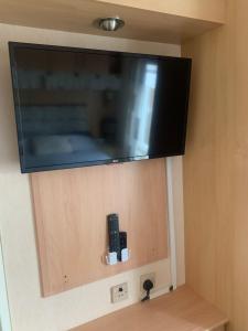 Caravan by the Sea R30