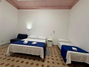 Economy Triple Room with Shared Bathroom