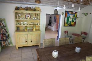 Maisons de vacances Maison a la campagne avec piscine privee : Maison 4 Chambres