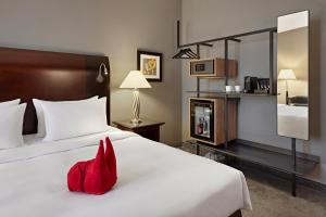 Deluxe King Room room in Lindner Hotel City Plaza