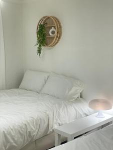 Parking available, luxury apartment within a 5-minute walk to Hongdae, Hapjeong, Mangwon, and Mangwon Market