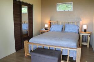 The Toucan - Cozy Mountain Cabin, Stunning Views, Private & Quiet in Costa Rica