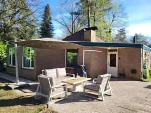 Huisje in rustgevende omgeving inclusief jacuzzi - Weelde