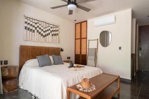 Luxury 2BR Lock-Off Penthouse Private Pool & Massive Deck