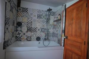 B&B / Chambres d'hotes La lauze et l'anguille : photos des chambres